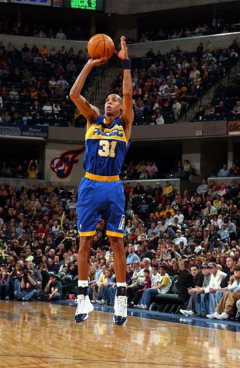 不多的眼神 不多的眼神